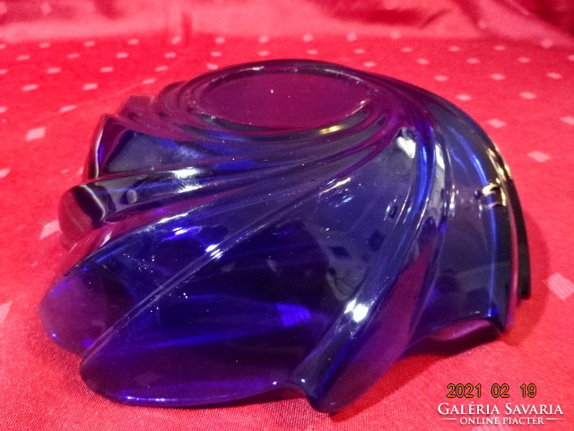 Kobalt kék üveg kínáló, mérete 16,5 x 16,5 x 4,5 cm. Vanneki!