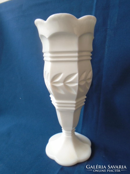 Retro table vase made of thick-walled milk glass, height 21 cm