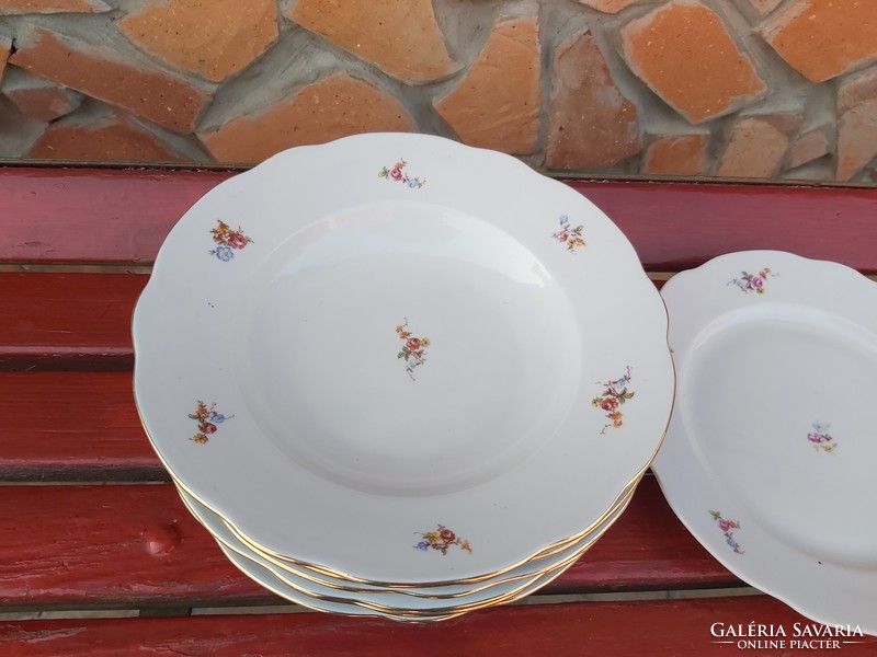 7 db  Zsolnay porcelán virágos tányérok paraszti falusi dekoráció
