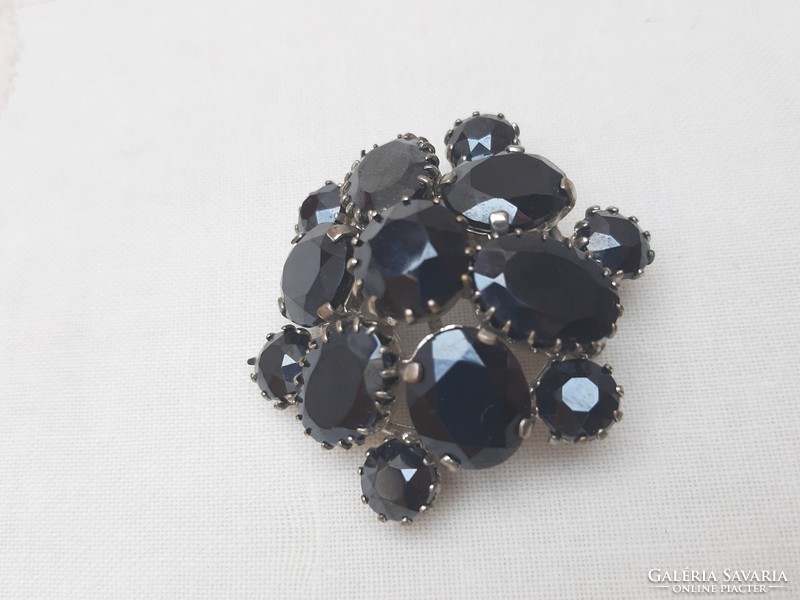 Fekete köves virág forma bross medál újszerű állapotban