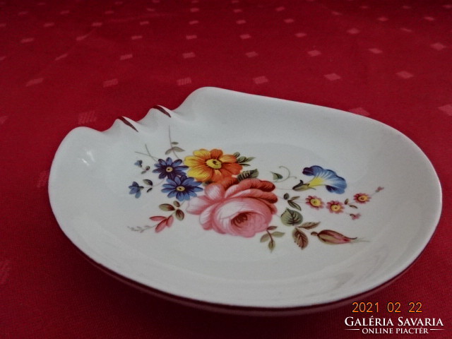 Aquincum porcelán kézzel festett  hamutál, tavaszi virágmintával.  Mérete 11,5 x 9,5 x 2 cm. Vanneki