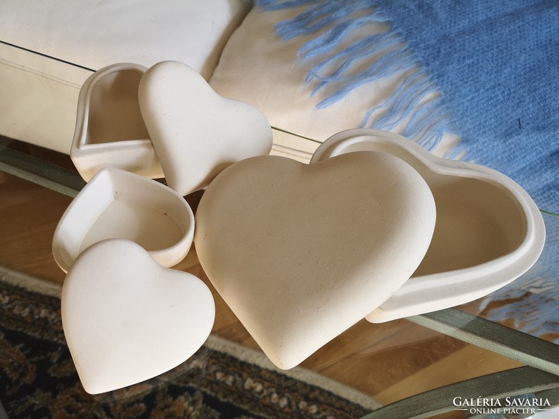 Fehér, kerámia, esküvői dekoráció, fedeles szív alakú tartó