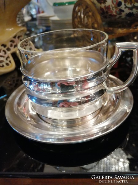 Ezüst szecessziós kávés pohár alátéttel készlet, üveg betéttel.