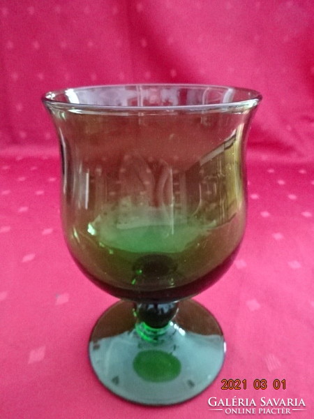 Zöld színű, talpas üvegpohár, magassága 13,5 cm. Vanneki!