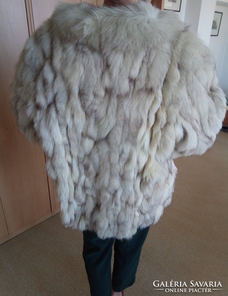 Very nice women's short silver fox fur coat