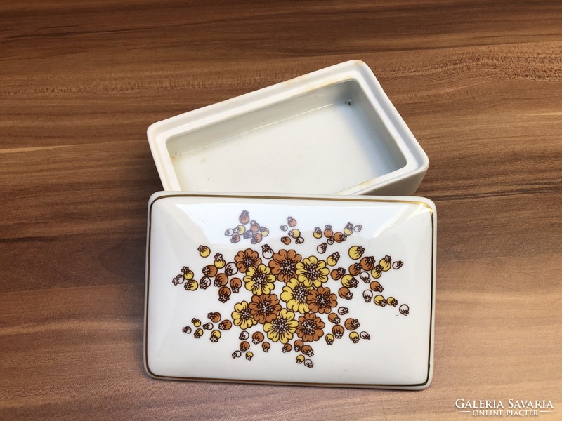Gyönyörű Virágmintás Régi Hollóházi Porcelán Bonbonier, ékszertartó doboz