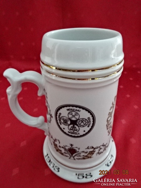 Hollóház porcelain beer mug. For the 1998 year meeting of the University of Miskolc. He has!