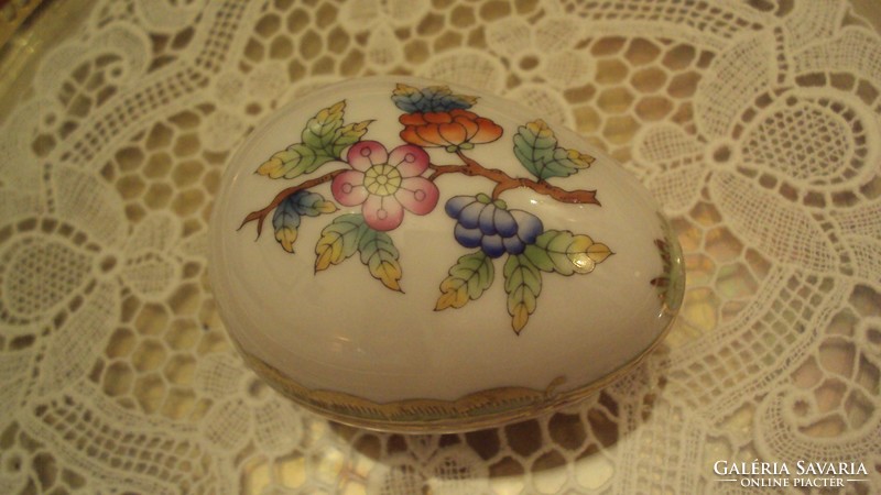 HERENDI, kézzel festett, porcelán tojás-bonbonier.
