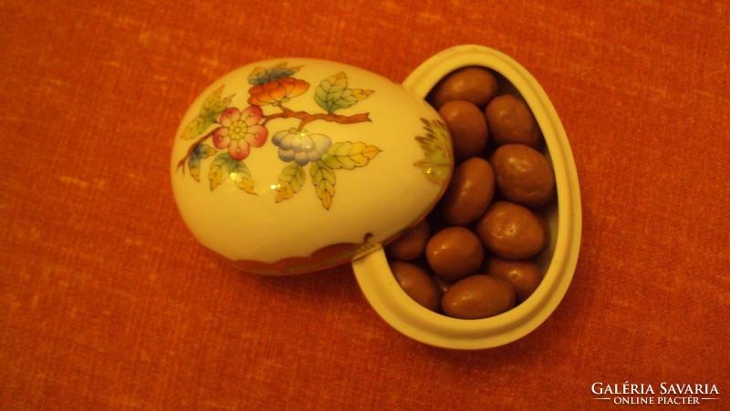 HERENDI, kézzel festett, porcelán tojás-bonbonier.