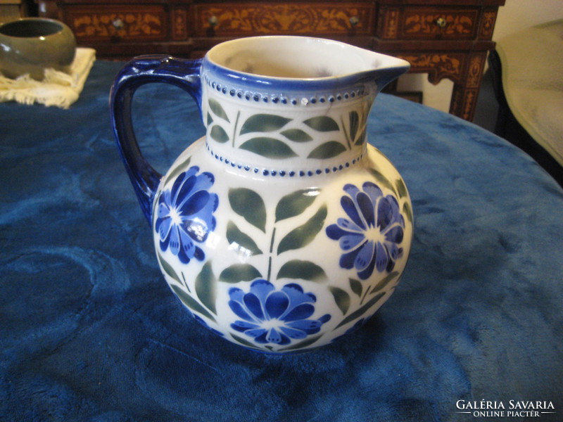 Austrian antique majolica jug, very showy piece from the beginning of the last century 16 x 19 cm