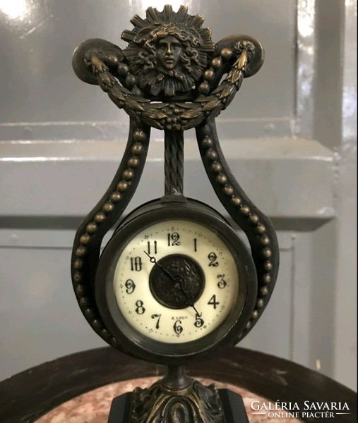 Empire stílusú bronz asztali-kis óra 