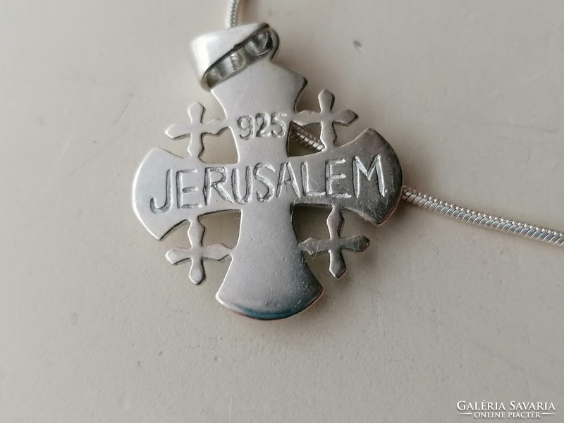 Ezüst kereszt medál (hátulján JERUZSÁLEM 925 felirattal) + ezüst kígyó láncal