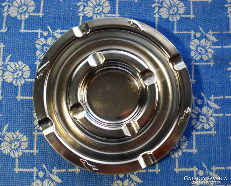 Chromed steel ashtray with jaguar pattern