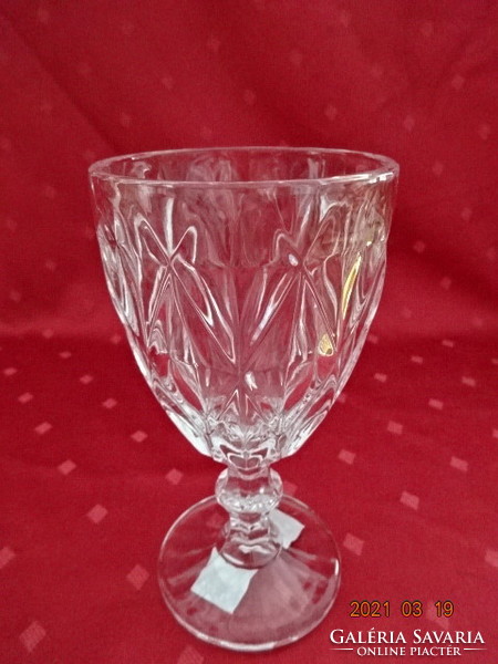 Crystal glass cocktail with base, diameter 8.5 cm. He has!