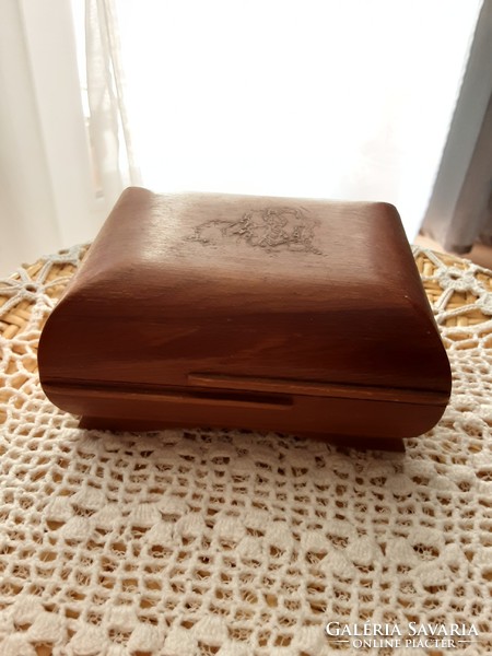 Artdeco wooden box,chest suitable for storing all kinds ofsmall treasures,inextremely good condition