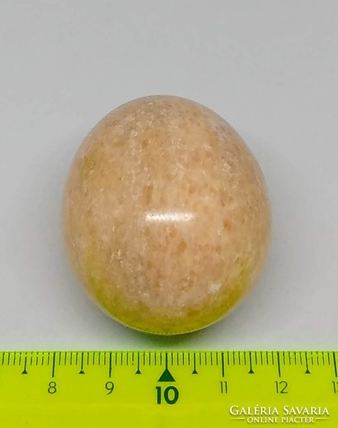 Ekrü színű Jáde tojás, ezotéria, gyógyászat + ajándék fa tartó