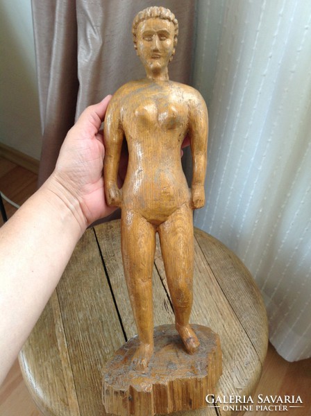 Régi naív stílusú fából faragott női akt szobor 1974