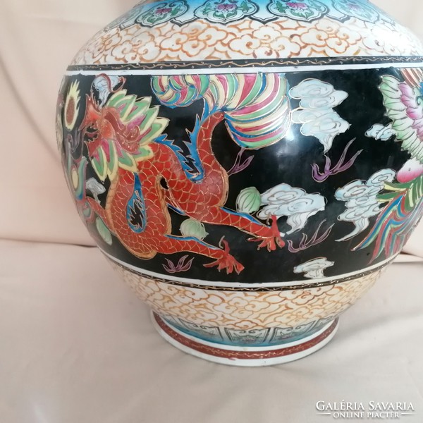 Óriási távolkeleti porcelán váza