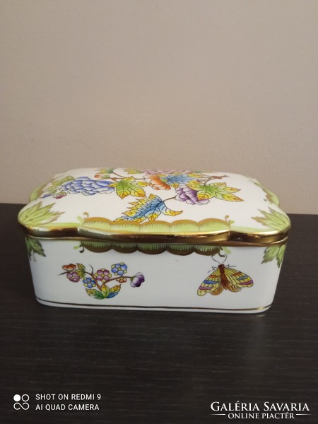 Herend Victoria pattern card box, bonbonier, richly painted, gilded