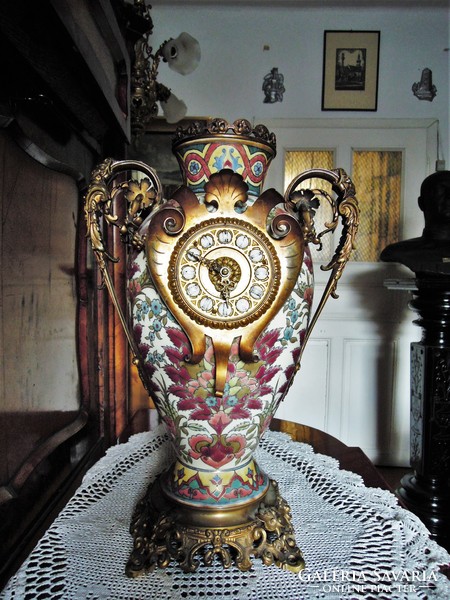 Nagyméretű Zsolnay váza + óra 1870-es évek