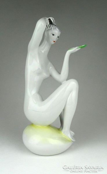 1D750 Zsolnay porcelán fésülködő akt szobor Török János tervezte 23 cm