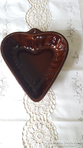 Heart-shaped, glazed baking dish