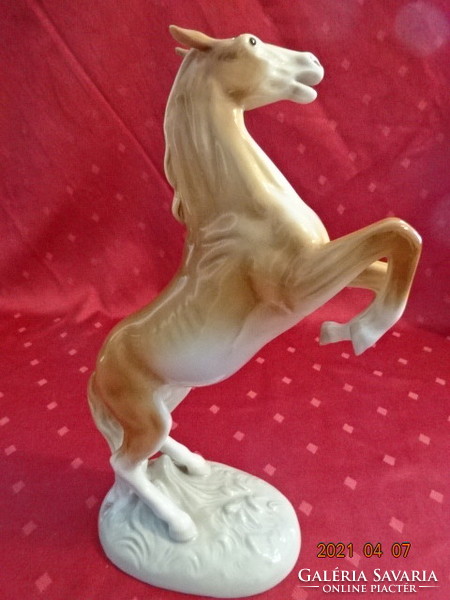 Royal dux Czechoslovak antique porcelain figurine, 31 cm high horse, mark 27/2/82. He has!