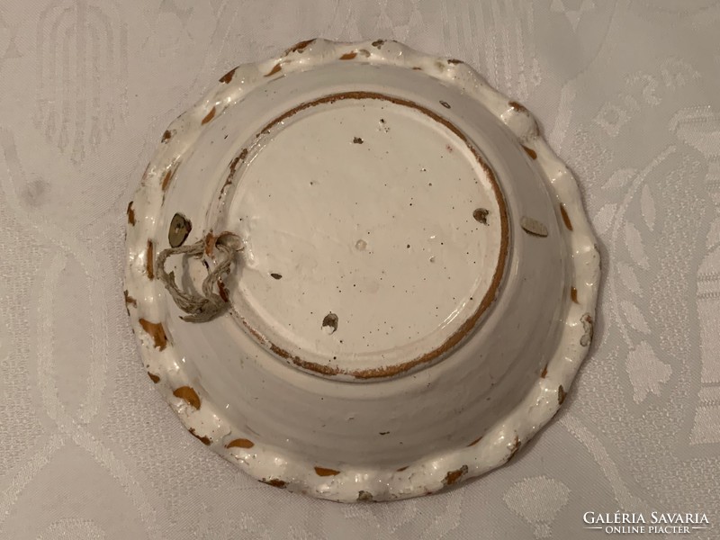 Small earthenware plate from Hódmezővásárhely, 15 cm.