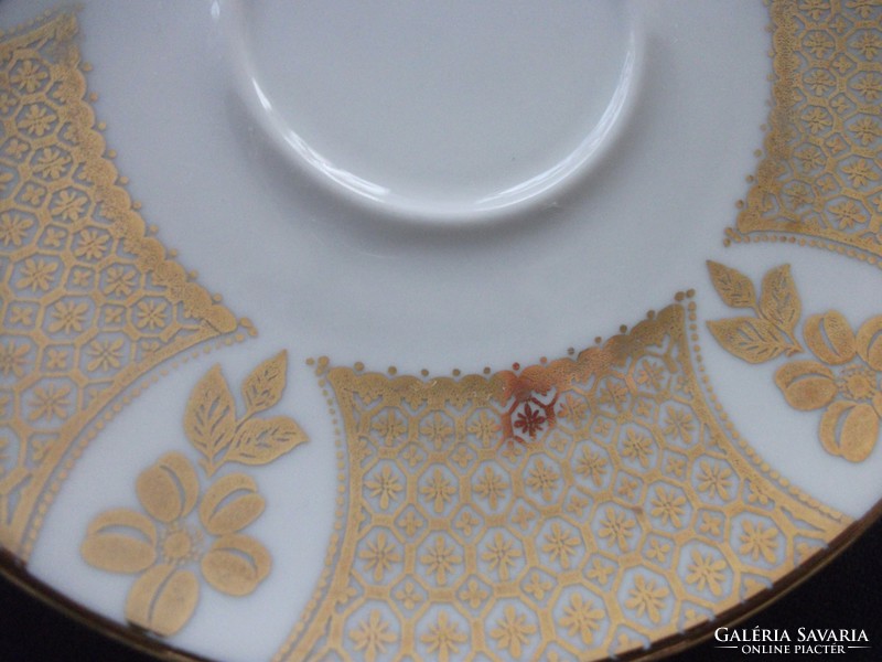 Aranybrokát mintás tányér 15 cm