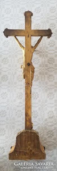 Asztali aranyozott kereszt fából