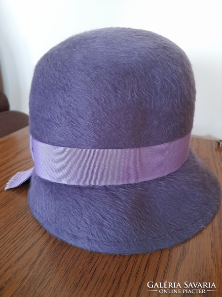 Retro régi elegáns lila női kalap