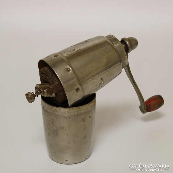 Old metal pepper grinder, vintage pepper grinder,