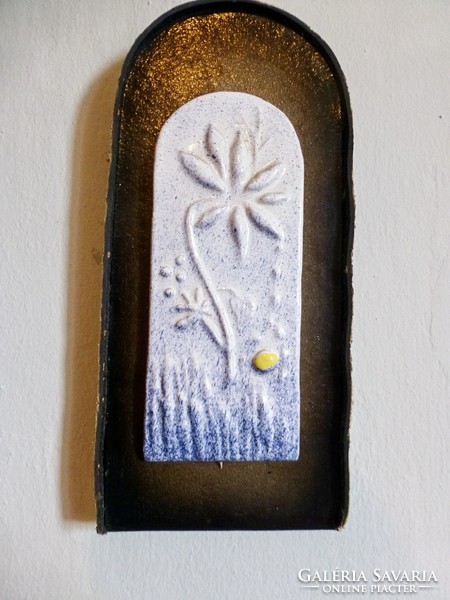Retro,vintage iparművész kerámia virágos falikép bőr keretben
