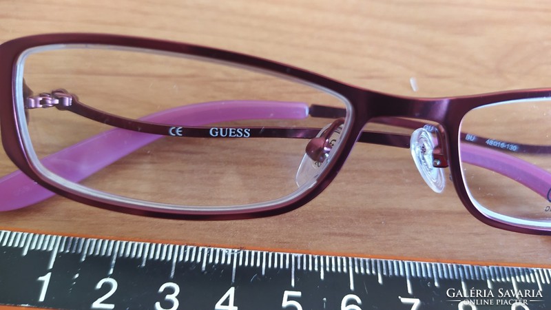 Guess szemüvegkeret