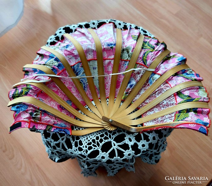 Beautiful patterned fan and hat, made of bamboo and textile