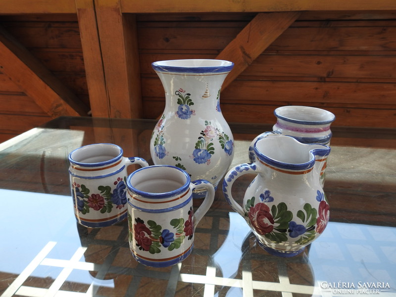 J. Graf Stoob - osztrák kézműves kézzel formázott és festett kerámia készlet - váza, kancsó , korsók
