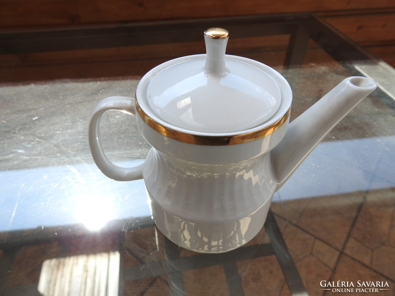 Cream / coffee spout with a white gold stripe lid
