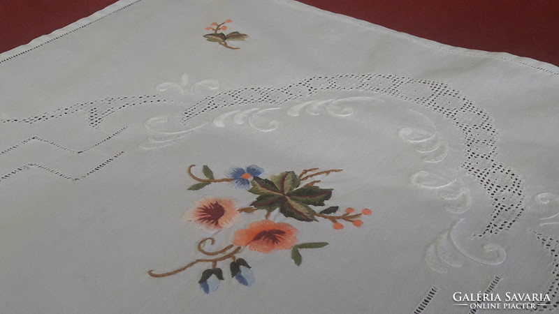 Tablecloth fair 70% discount embroidered runner tablecloth