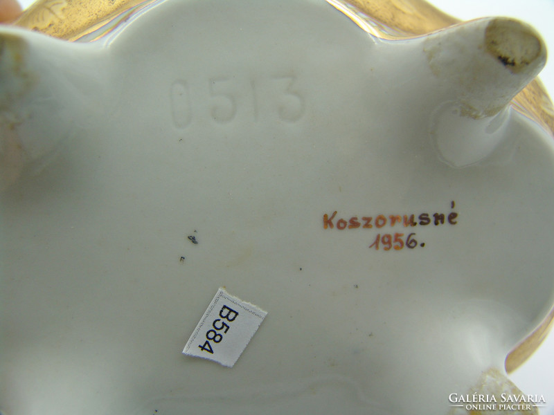 B584 Koszorúsné 1956 ritka aranyozott talpas bonbonier - szép állapotban