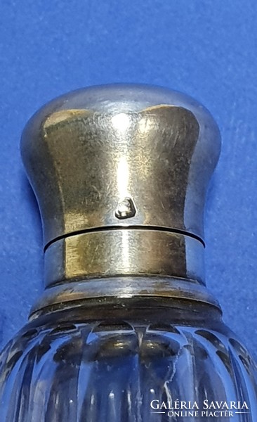 Parfümtartó üveg ezüst kupakkal