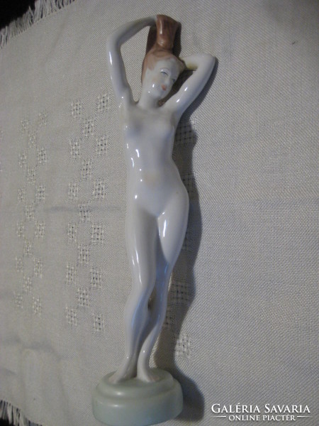 Beautiful aquincum nude 26 cm