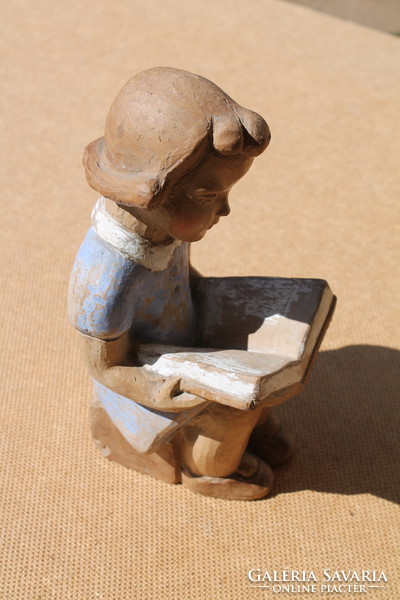Bricklayer Maria: little girl reading (painted old pottery)