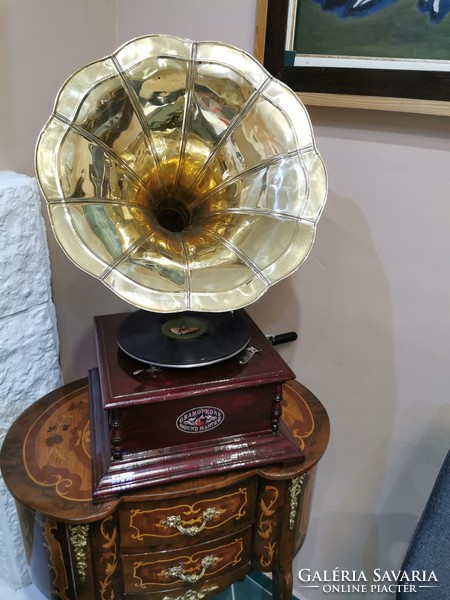 Funnel gramophone sound player (4 square)