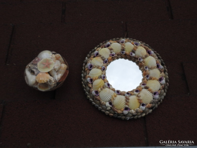 Round mirror decorated with sea snails and shells + gift shell - snail collection decoration