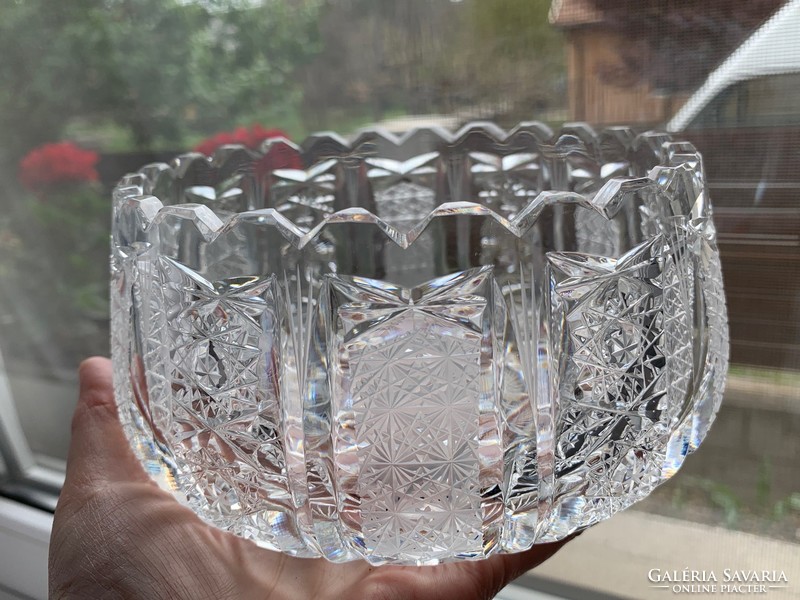 Beautiful richly cut crystal bowl, centerpiece