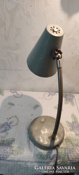Original retro loft, table lamp does not work. Cast iron base, workshop lamp.