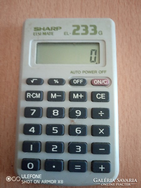 Sharp EL-233-G számológép az 1970-es évekből
