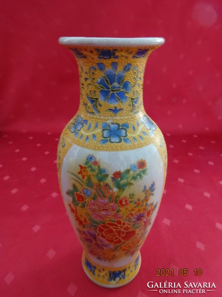 Japanese porcelain vase, height 20 cm. He has!