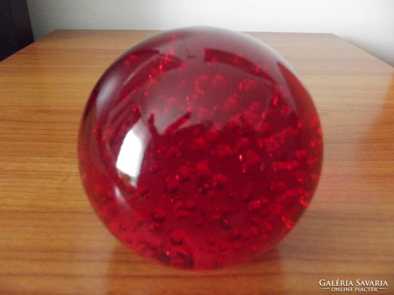 Gyönyörű piros buborékos üveg nehezék
