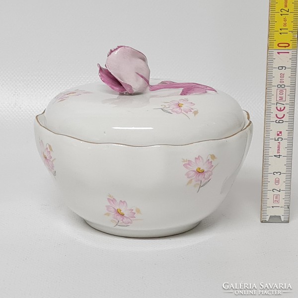 Aquincumi pink floral porcelain bonbonier (1732)